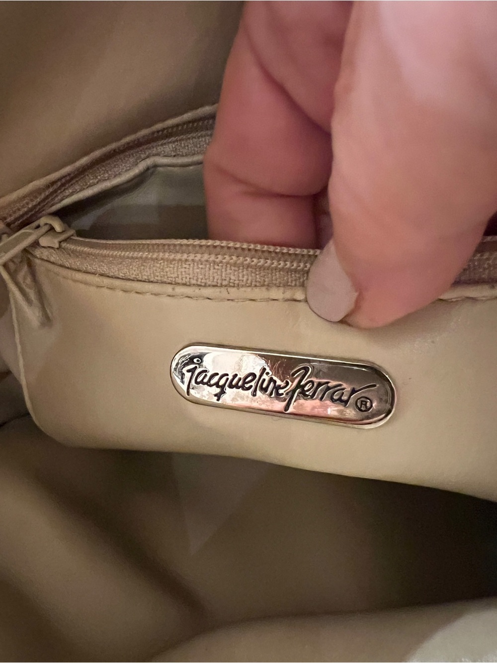Jacqueline Ferrar Genuine Leather Ivory Shoulder Bag | Classic Purse - Picture 9 of 13